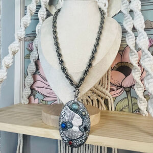 Vintage Tribal Pendant Necklace | Natural Stone Cabochon Accents |‎ Silver Toned